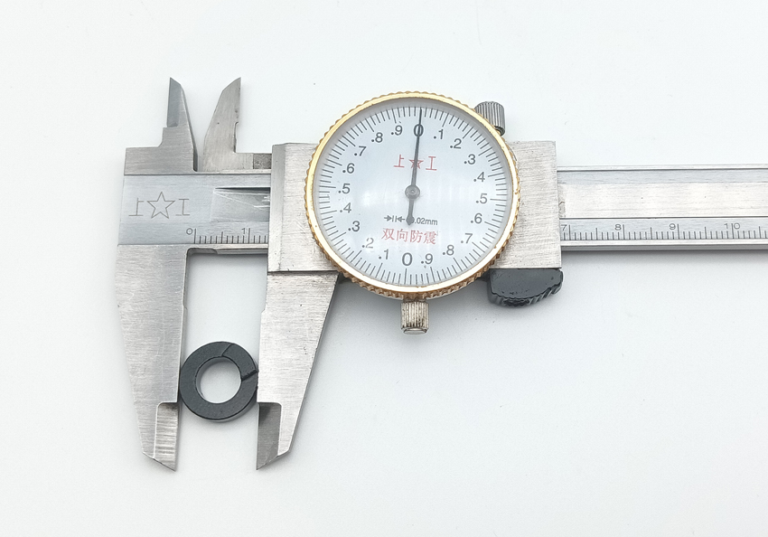 14x8x5mm粘结钕磁环外径尺寸实际测量图