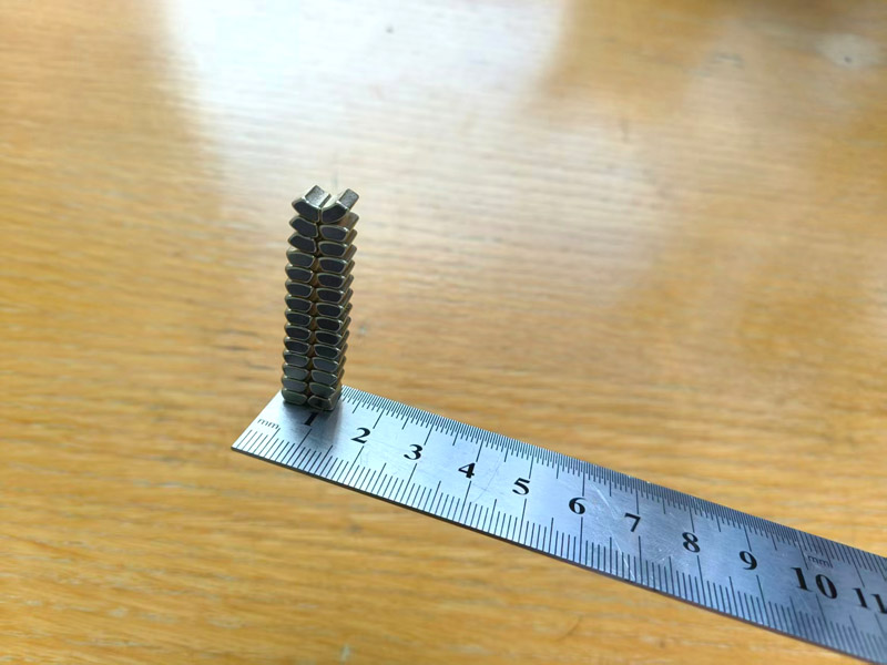 为什么很多客户选择钕铁硼材质磁瓦？